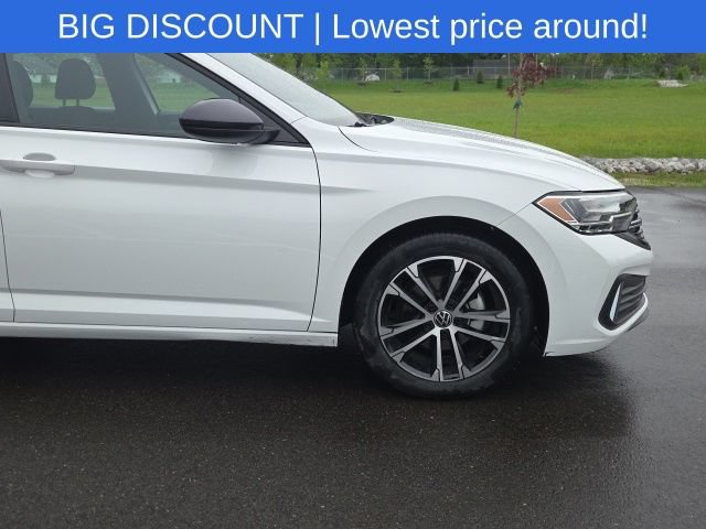 Used 2024 Volkswagen Jetta Sport FWD image 5