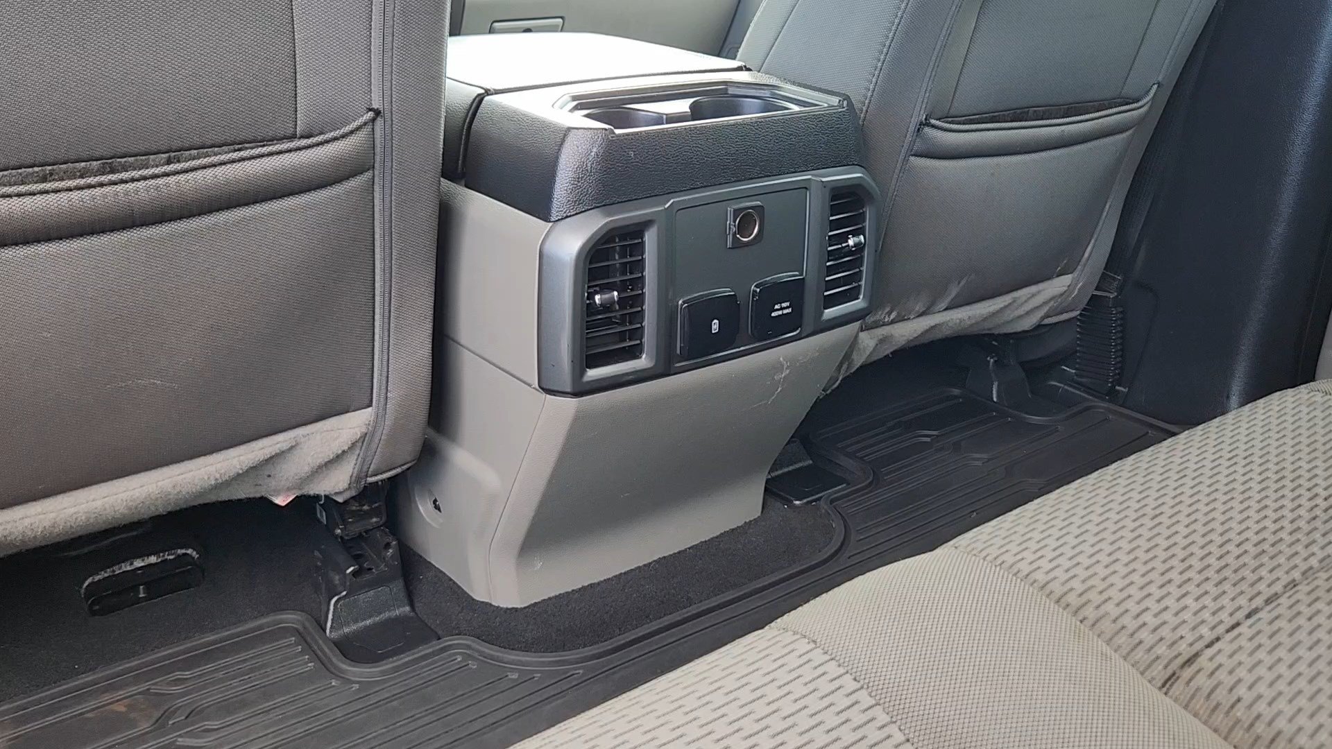 Certified 2020 Ford F250 XLT w/ XLT Premium Package AWD/4WD image 16