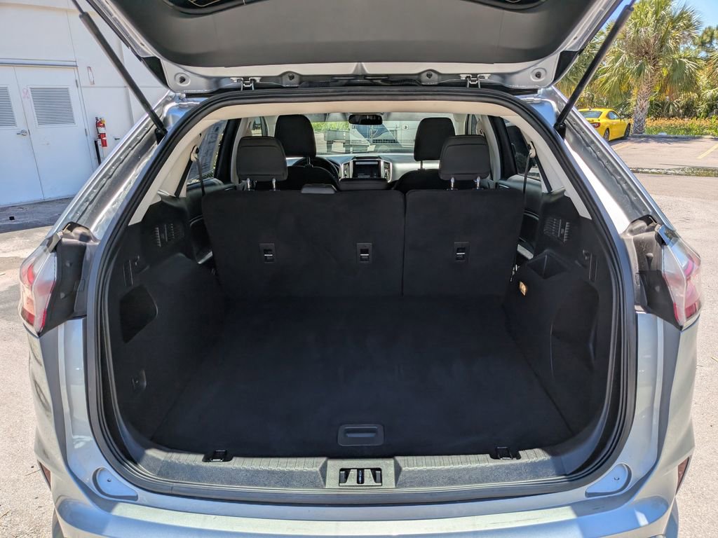 Certified 2024 Ford Edge SE w/ Black Appearance Package image 13
