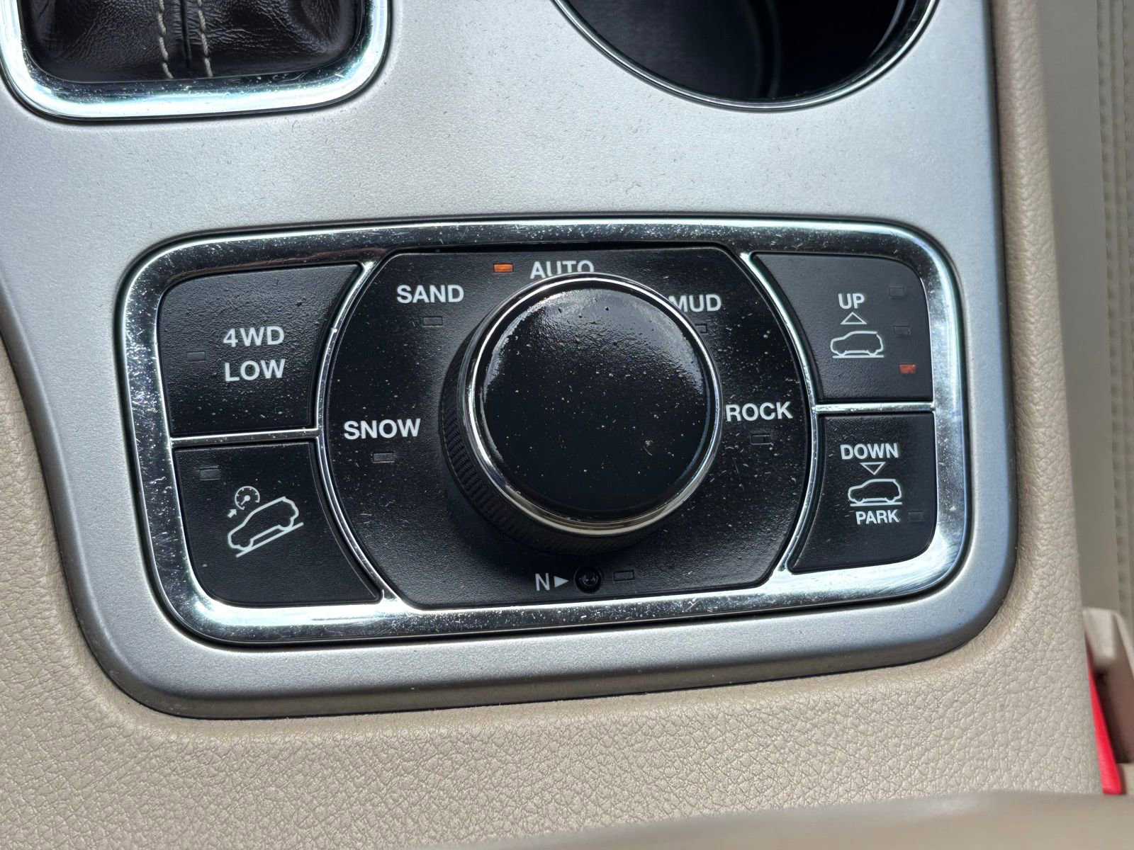 Used 2018 Jeep Grand Cherokee Overland image 7