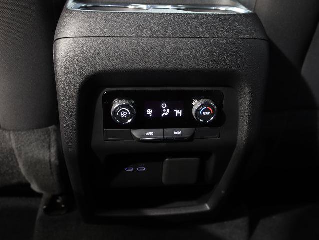 Used 2024 Chevrolet Traverse LT w/ Midnight/Sport Edition image 20