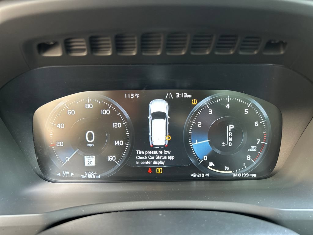Used 2022 Volvo XC90 T6 Momentum AWD/4WD image 17