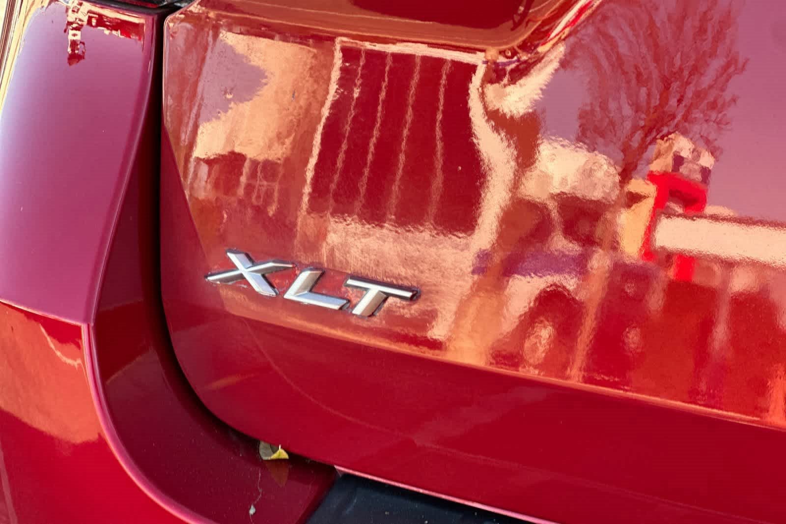 Certified 2022 Ford Explorer XLT w/ Equipment Group 202A image 30