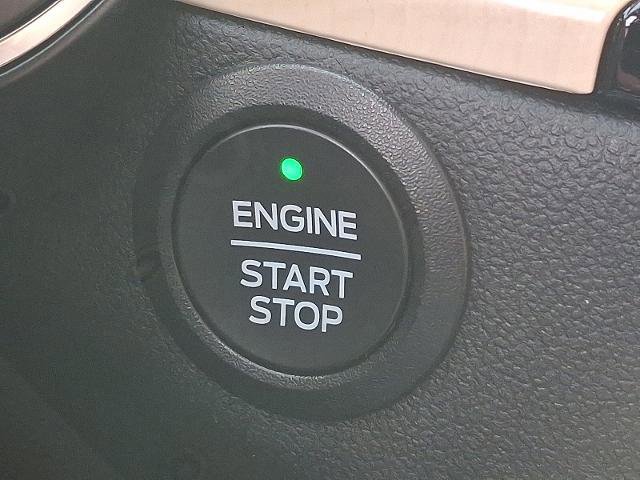 Certified 2022 Ford Escape Titanium w/ Titanium Elite Package image 21