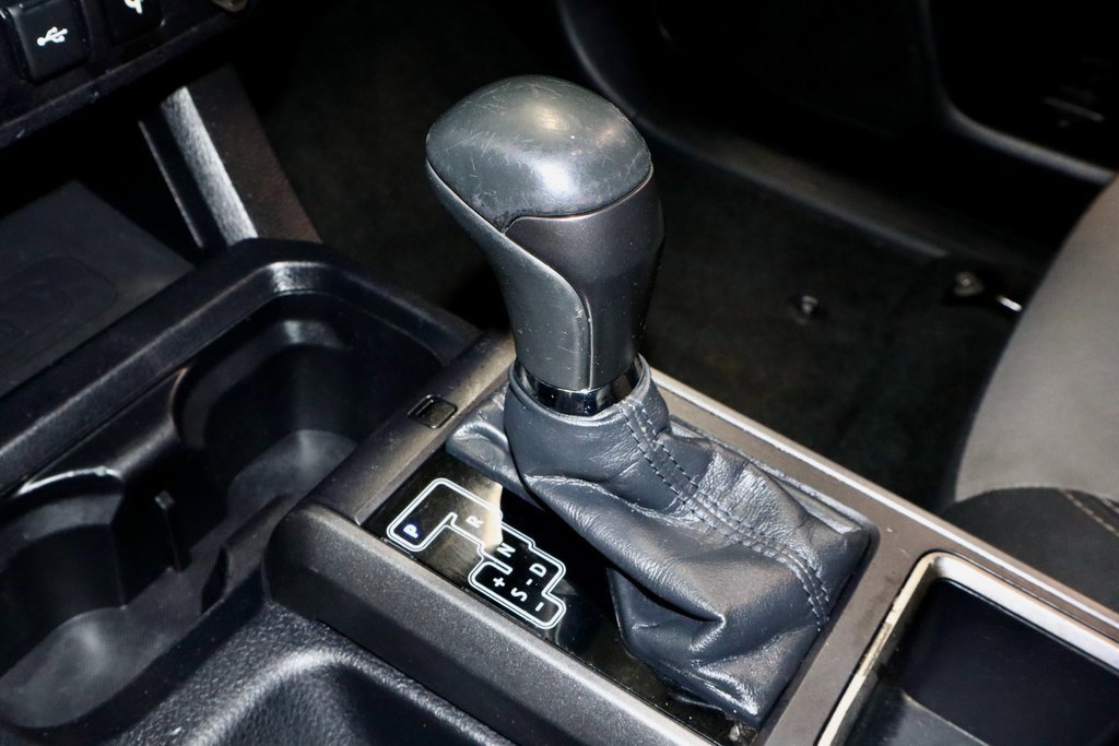 Used 2020 Toyota Tacoma TRD Off-Road image 32