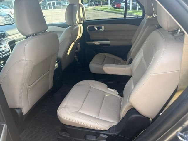 Certified 2023 Ford Explorer XLT w/ Equipment Group 202A RWD image 11