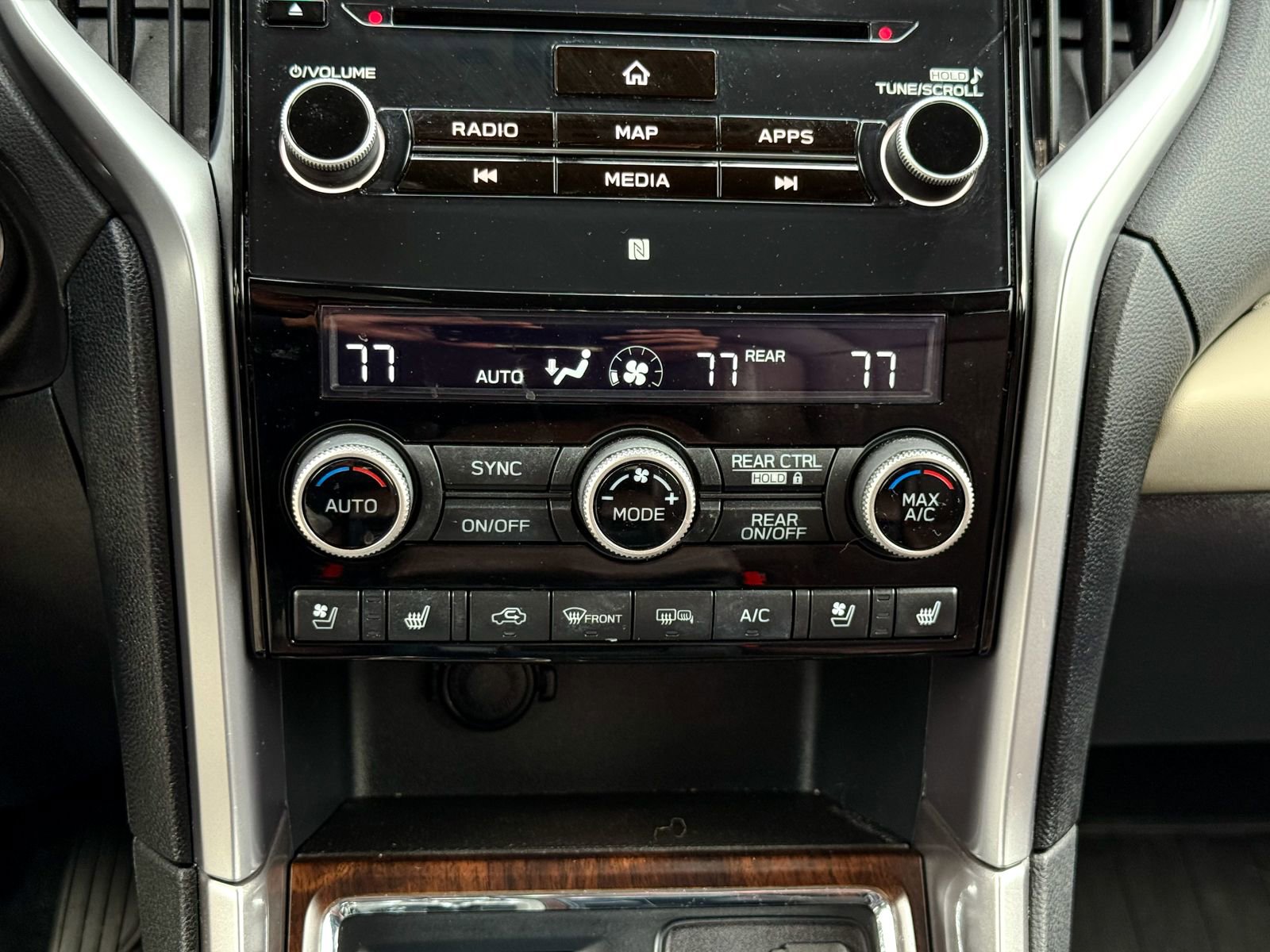 Used 2020 Subaru Ascent Touring image 30