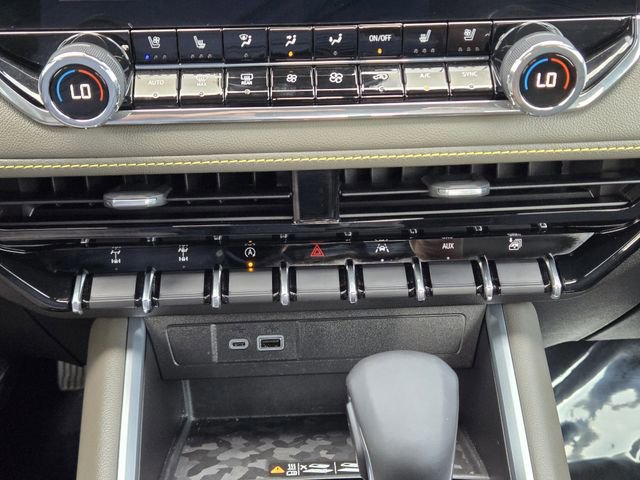 Used 2024 Chevrolet Colorado ZR2 w/ ZR2 Convenience Package III image 18