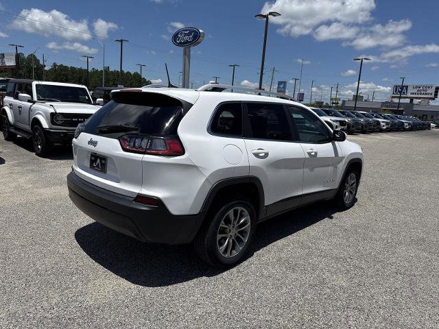 Used 2019 Jeep Cherokee Latitude Plus FWD image 3