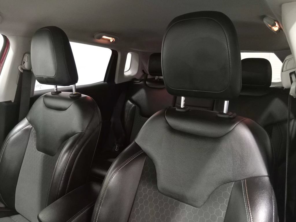 Used 2018 Jeep Compass Latitude w/ Popular Equipment Group AWD/4WD image 15