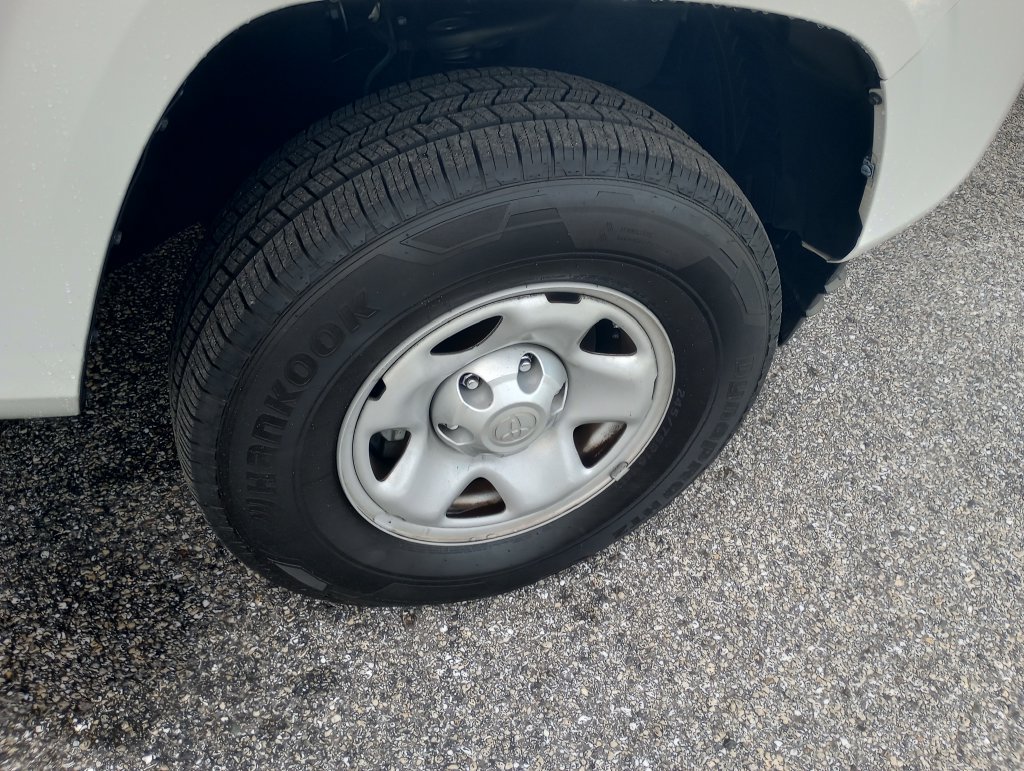 Used 2022 Toyota Tacoma SR5 RWD image 9