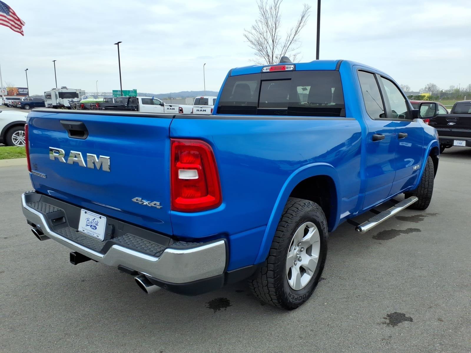 Used 2025 RAM 1500 Big Horn AWD/4WD image 3