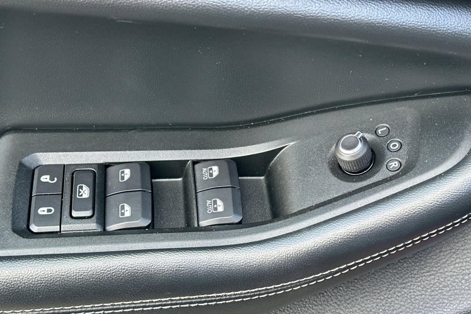 Used 2021 Jeep Grand Cherokee L Laredo RWD image 13
