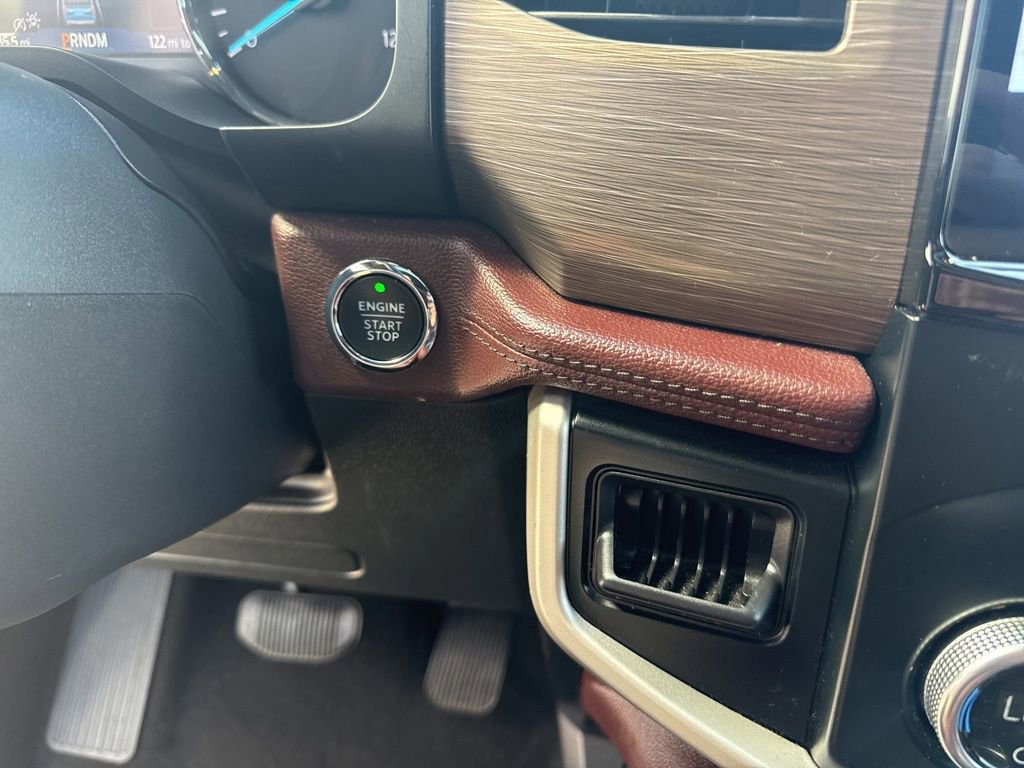 Certified 2024 Ford Expedition Limited image 32