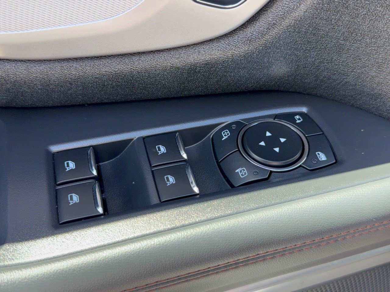 Certified 2025 Ford Expedition Active AWD/4WD image 15