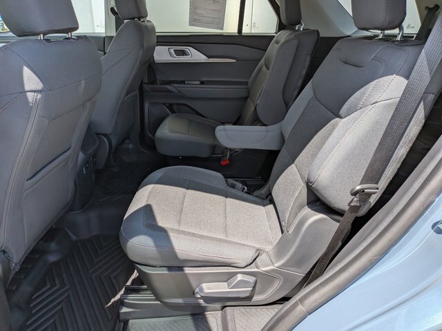 Certified 2025 Ford Explorer Active RWD image 31