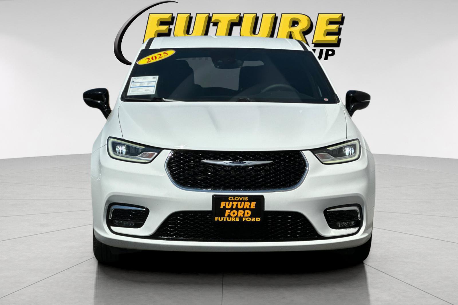 Used 2025 Chrysler Pacifica Select FWD image 8