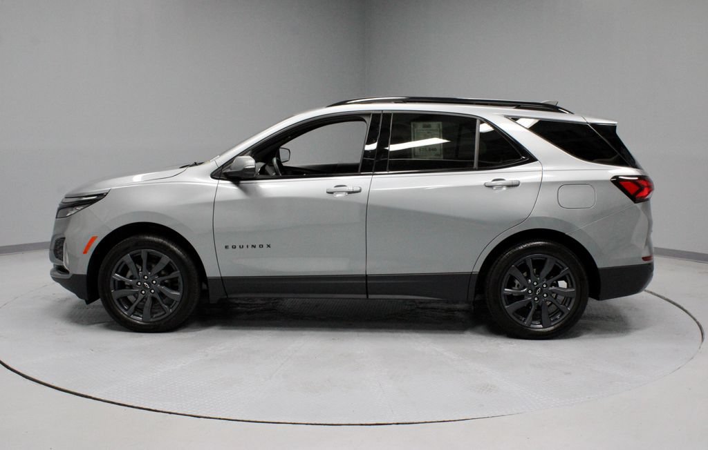 Used 2024 Chevrolet Equinox RS w/ RS Leather Package AWD/4WD image 7