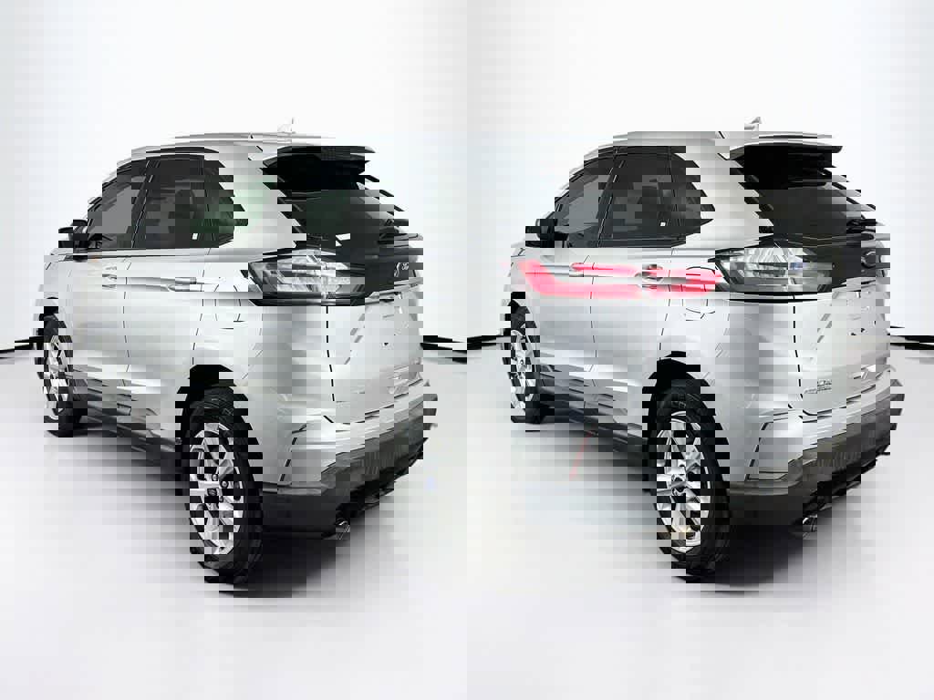 Certified 2019 Ford Edge SE FWD image 3