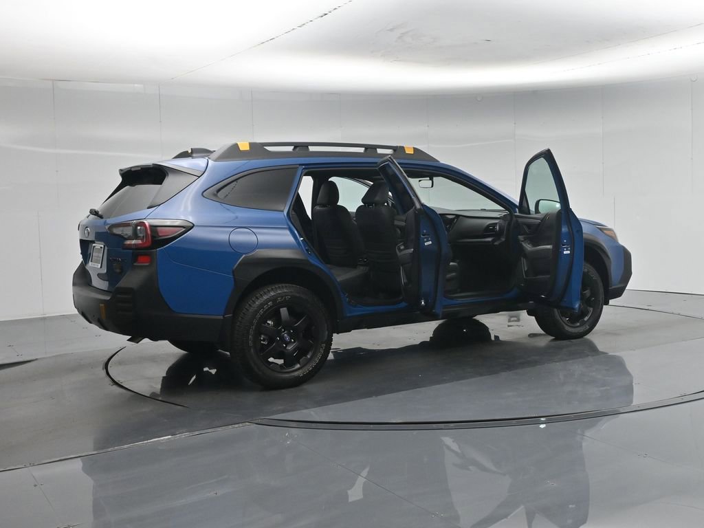 Used 2025 Subaru Outback Wilderness w/ Wilderness Package AWD/4WD image 6