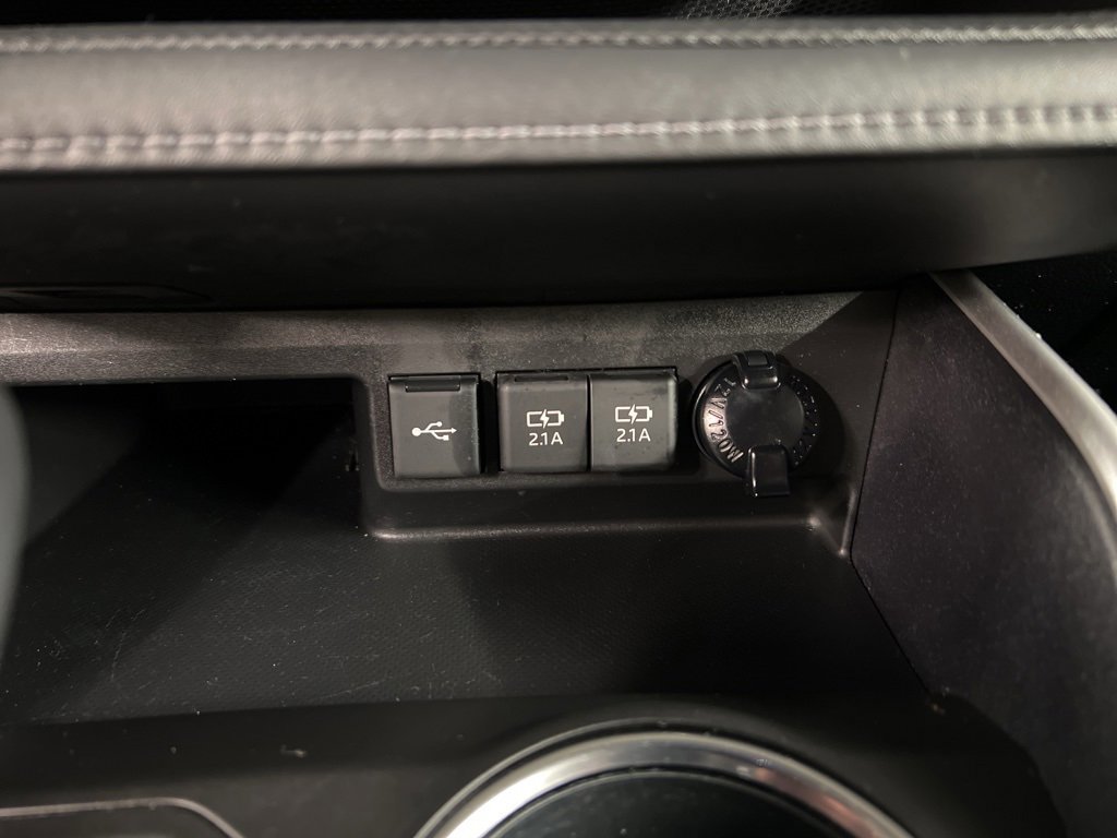 Used 2021 Toyota Highlander XLE image 16