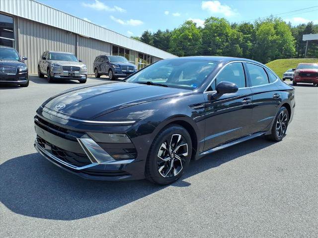 Used 2025 Hyundai Sonata SEL FWD image 1