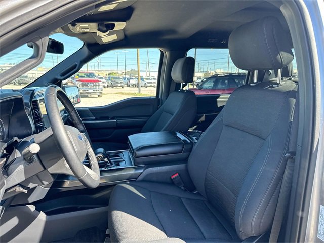 Certified 2021 Ford F150 XLT w/ Equipment Group 302A High image 18