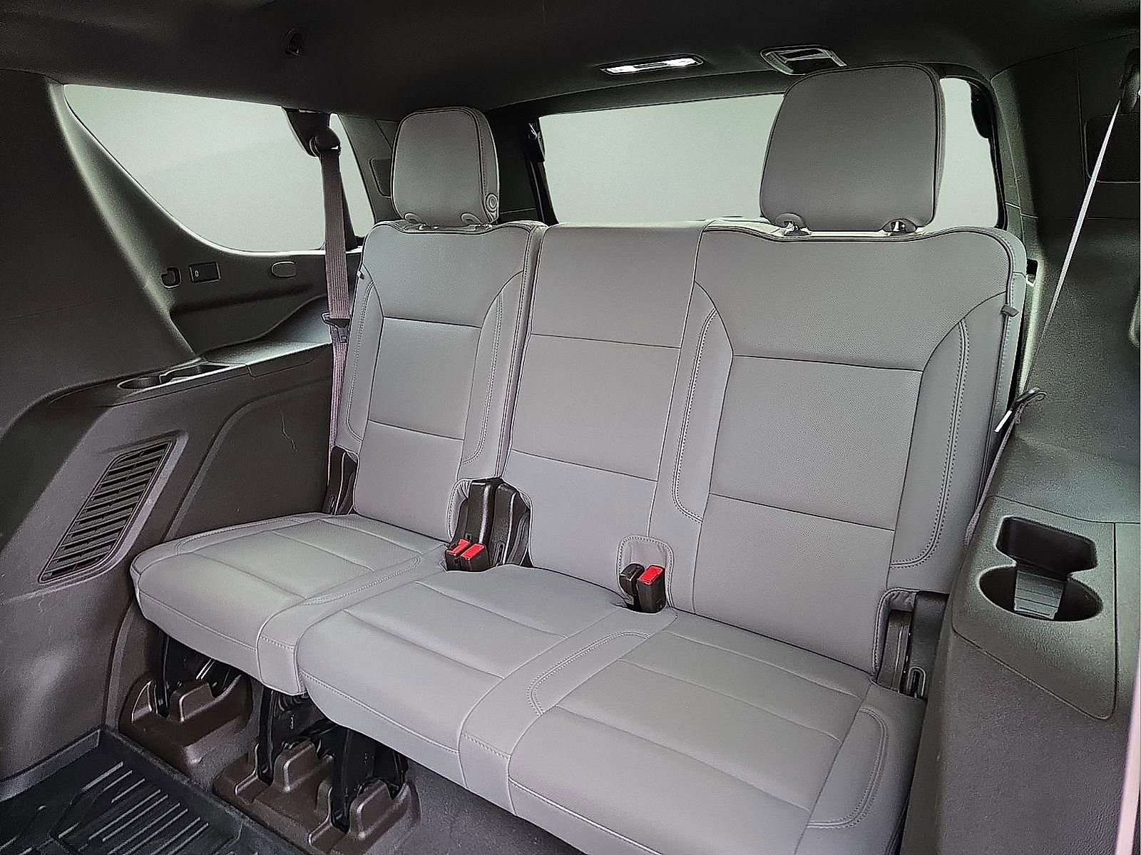 Used 2023 GMC Yukon SLT AWD/4WD image 10