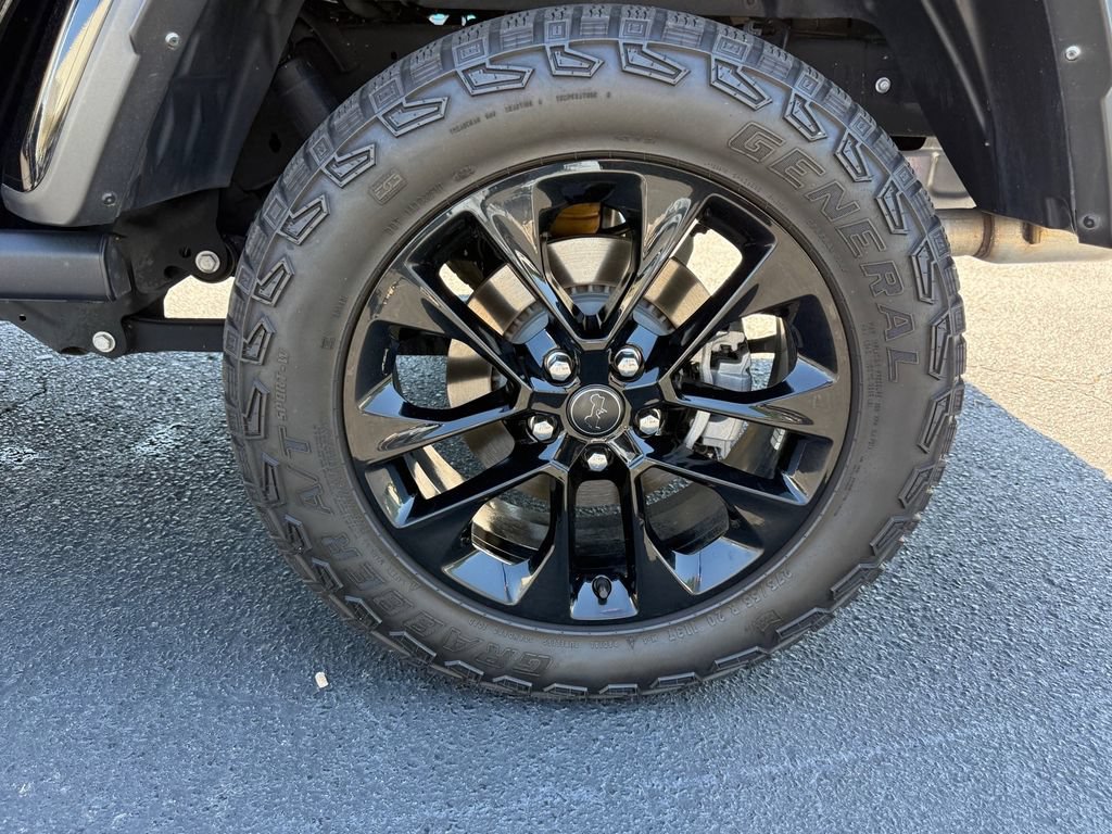 Used 2024 Jeep Gladiator Sport AWD/4WD image 14