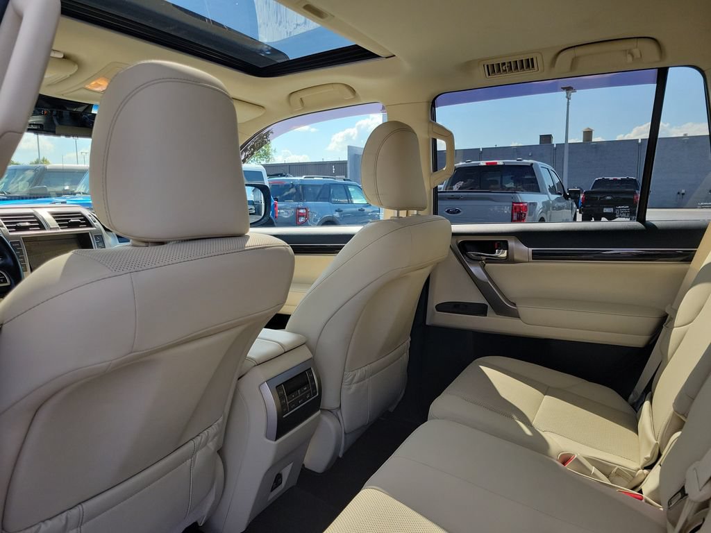 Used 2021 Lexus GX 460 Premium w/ Premium Package AWD/4WD image 16