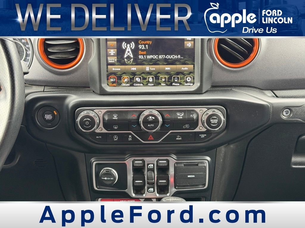 Used 2023 Jeep Gladiator Mojave w/ Trailer Tow Package AWD/4WD image 9