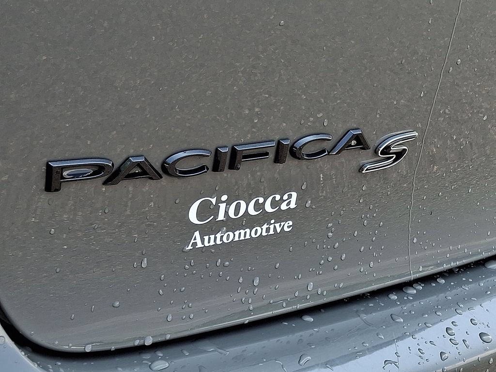 Used 2020 Chrysler Pacifica Touring-L w/ Advanced Safetytec Group AWD/4WD image 33