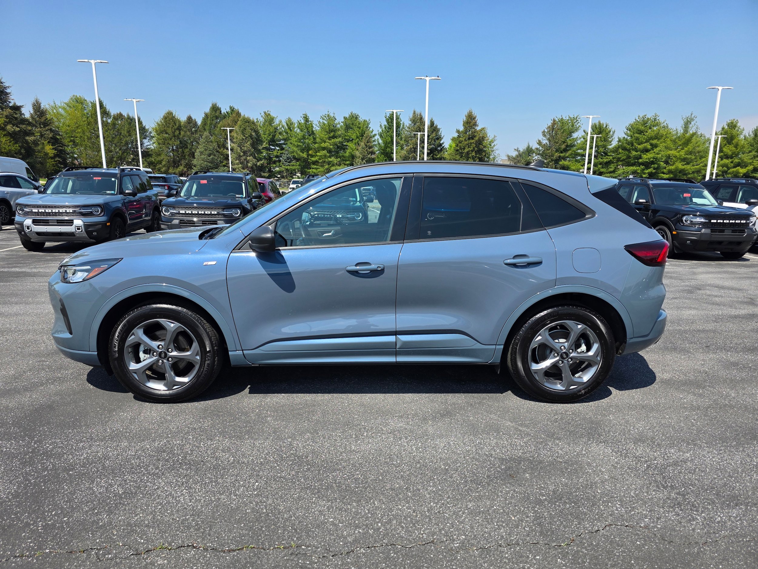 Certified 2023 Ford Escape ST-Line w/ Tech Pack #1 AWD/4WD video 2