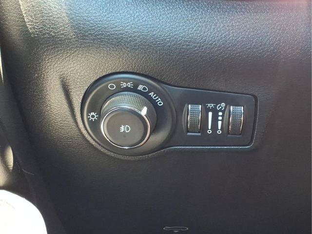 Used 2026 Jeep Compass Limited AWD/4WD image 17