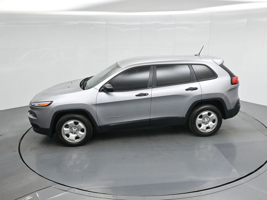 Used 2017 Jeep Cherokee Sport image 22
