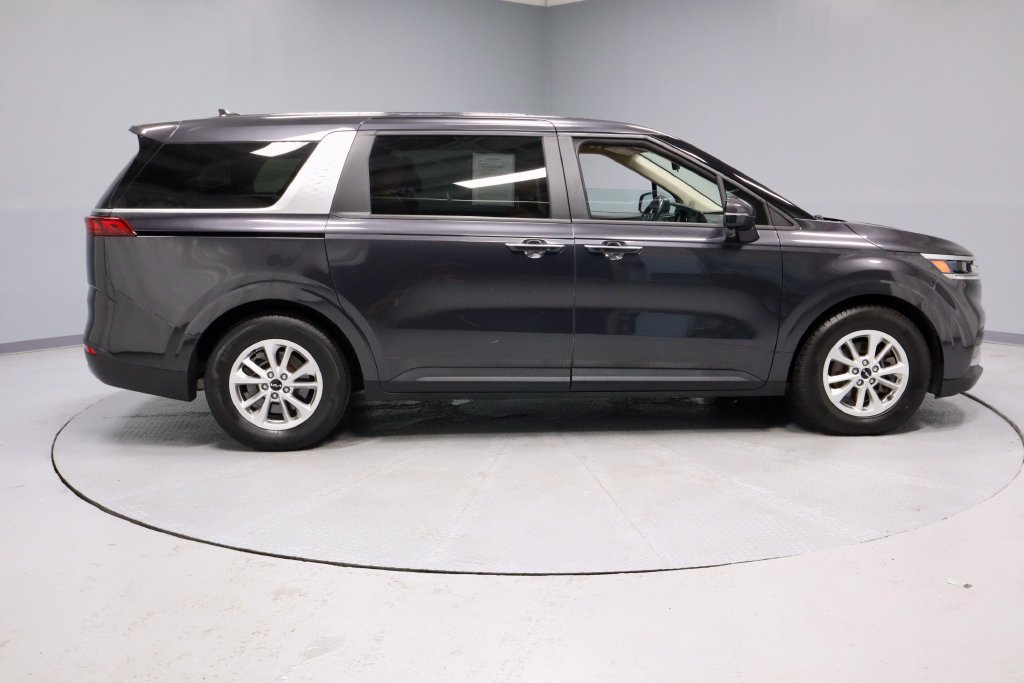 Used 2024 Kia Carnival LX FWD image 12