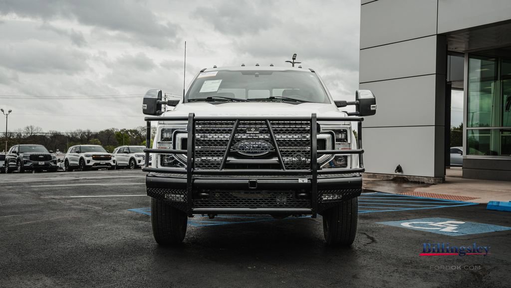 Certified 2022 Ford F250 Platinum w/ FX4 Off-Road Package AWD/4WD image 4