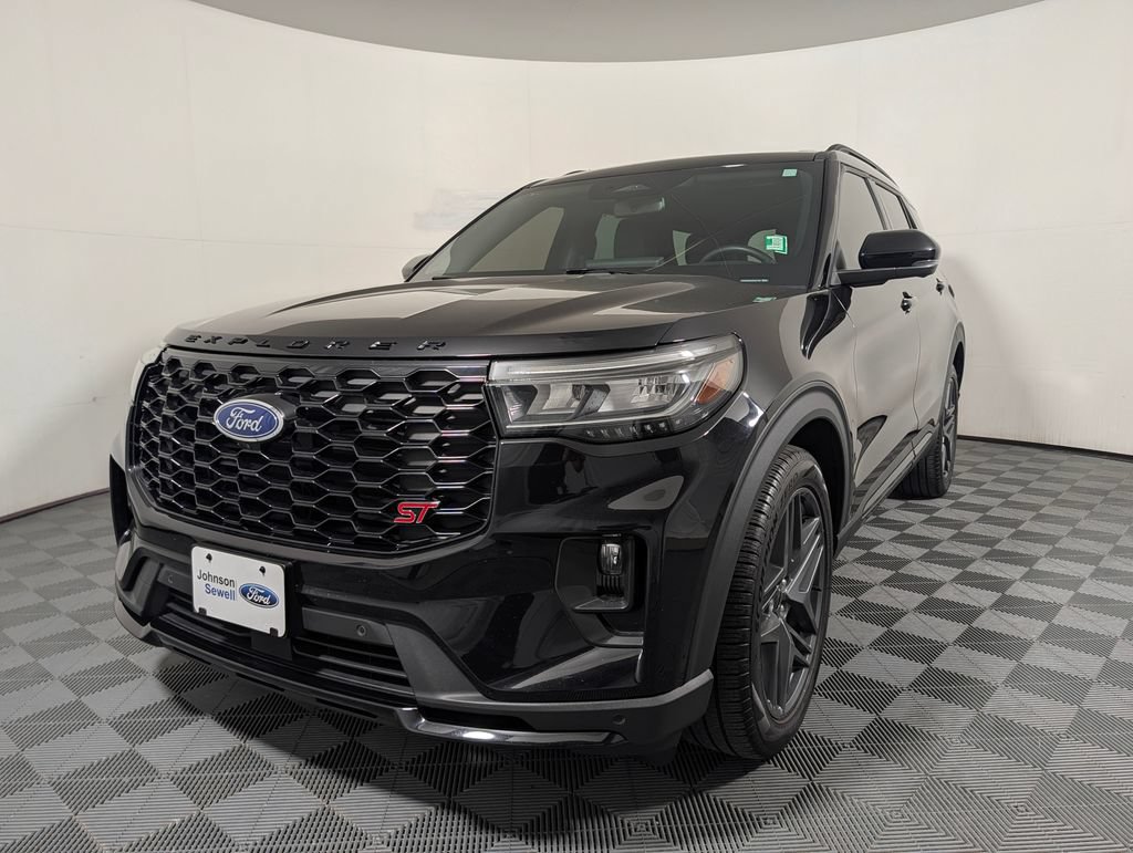 Certified 2025 Ford Explorer ST AWD/4WD image 4