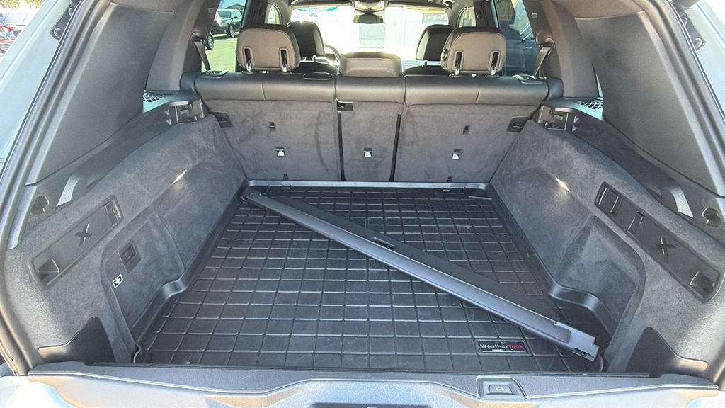 Used 2025 BMW X5 xDrive40i w/ M Sport Package AWD/4WD image 12