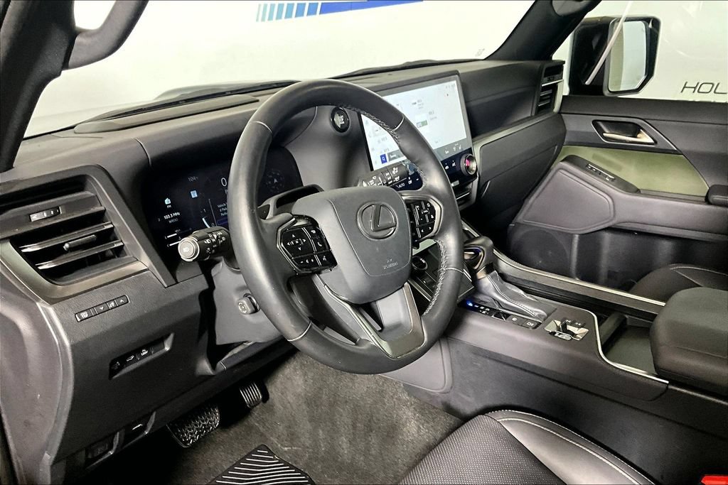 Used 2024 Lexus GX 550 AWD/4WD image 10