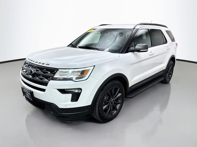 Certified 2019 Ford Explorer XLT w/ Equipment Group 202A AWD/4WD image 3