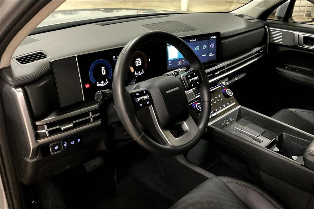 Used 2025 Hyundai Santa Fe SEL image 13