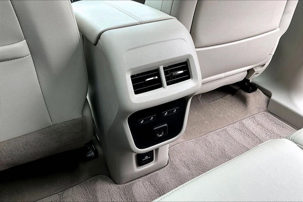 Used 2023 GMC Terrain Denali w/ Denali Premium Package AWD/4WD image 33
