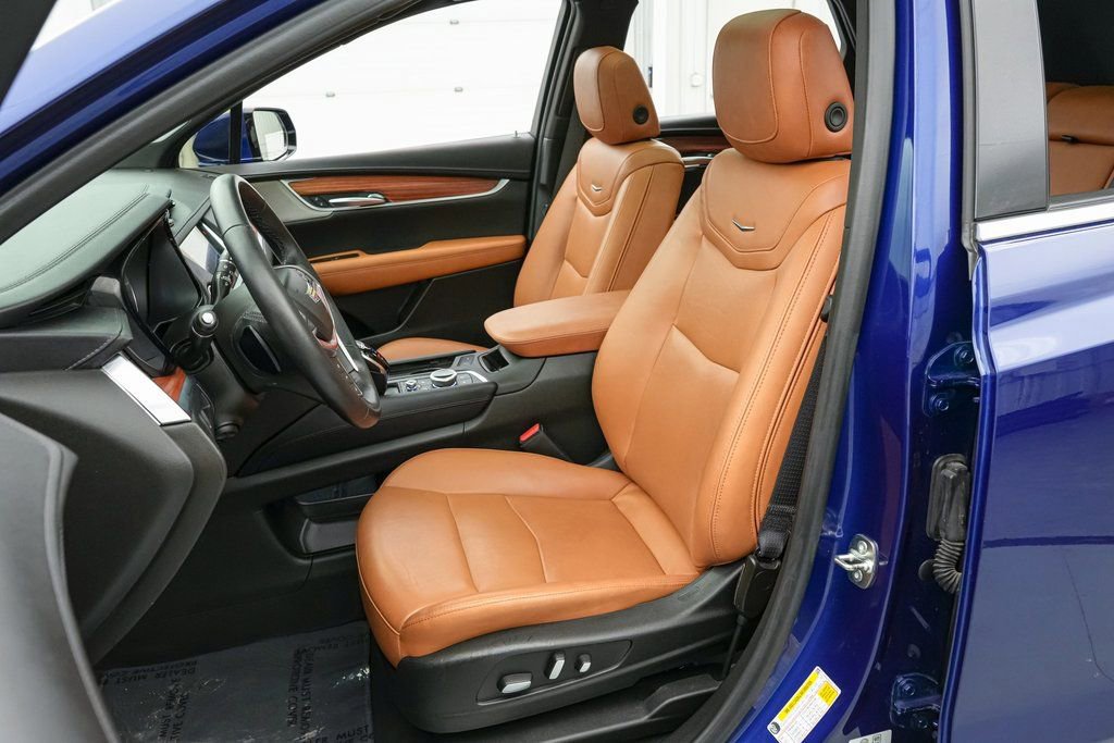 Used 2024 Cadillac XT5 Premium Luxury image 12