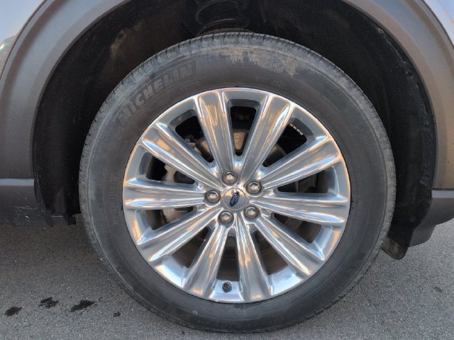 Certified 2023 Ford Explorer Limited w/ Limited Technology Package AWD/4WD image 13