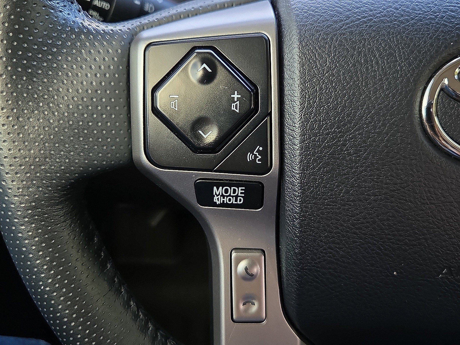 Used 2024 Toyota 4Runner Limited AWD/4WD image 22