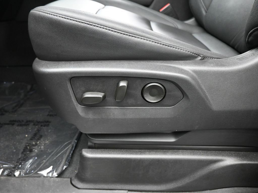 Used 2025 Chevrolet Tahoe LT image 11