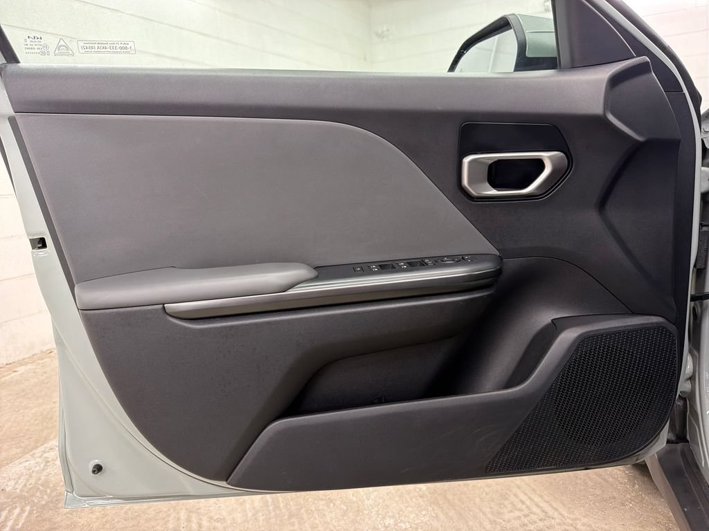 Used 2025 Kia K4 FWD image 17