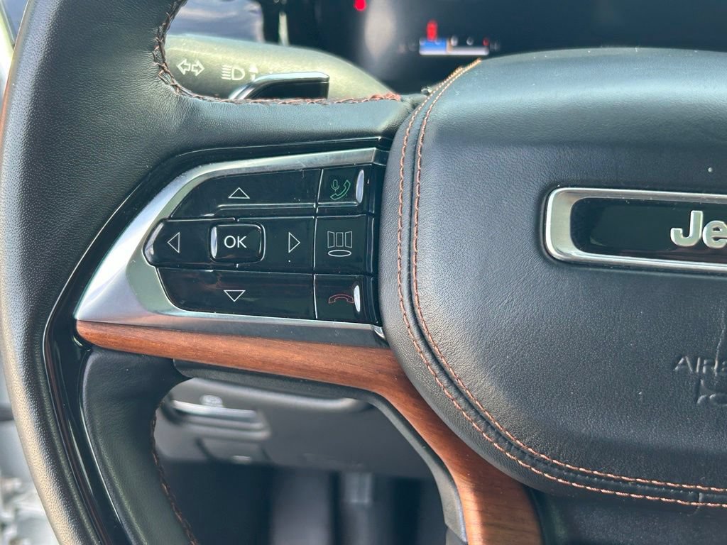 Used 2023 Jeep Grand Cherokee L Summit AWD/4WD image 38