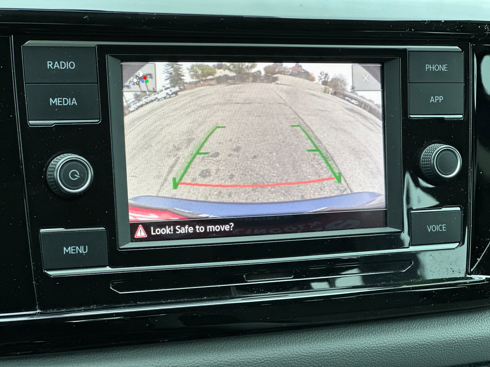 Used 2022 Volkswagen Taos S image 19